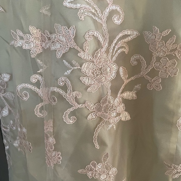 Elvina Embroidered Floral Mermaid Dress - Picture 8 of 10